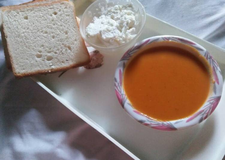 Carrot tomato soup