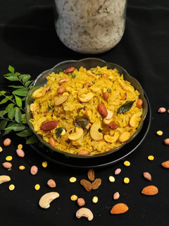 નાયલોન પૌવા નો ચેવડો (Nylon Poha Chevdo Recipe In Gujarati) રેસીપી મુખ્ય ફોટો