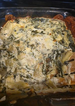 A picture of Spinach artichoke dip.
