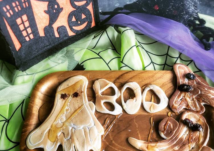 Steps to Make Perfect Spooky Pancakes