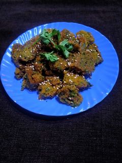 પાલકના મુઠીયા (Palak Muthia Recipe In Gujarati) રેસીપી મુખ્ય ફોટો