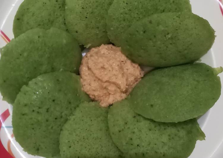 Recipe of Any-night-of-the-week Spinach rava idli