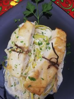 Una foto de Merluza en salsa de puerros