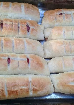 Una foto de Pan Casero (con salame o queso)