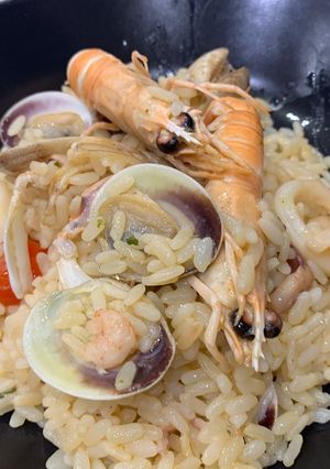 A picture of Seafood Risotto (Risotto allo Scoglio).