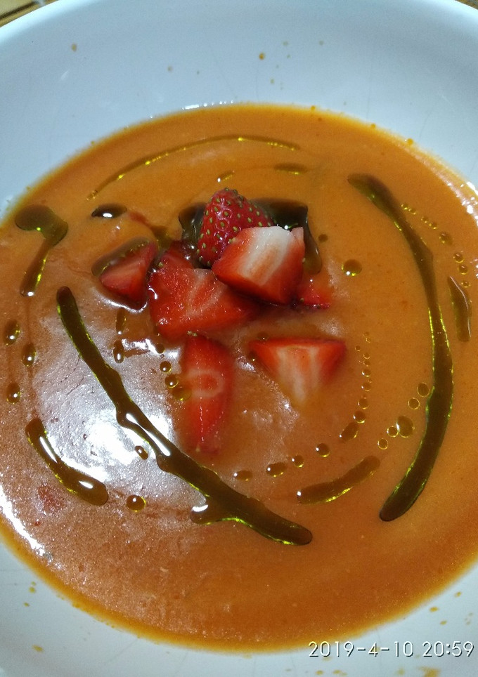 Una foto de Gazpacho de tomate y fresa