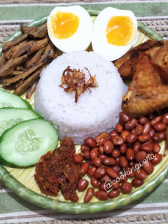 Foto resep Isi Piringku - Nasi Lemak Khas Malaysia (Cara Rice Cooker/Magic Com)