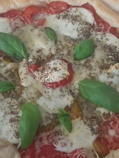 Une photo de Tarte tomate mozza