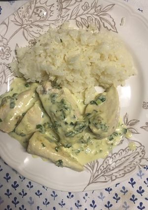 Una foto de Pollo al verdeo con arroz