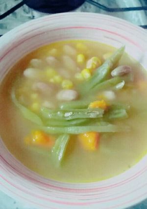 Una foto de Porotos granados con pilco