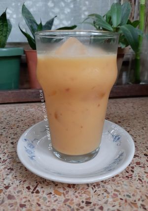 Une photo de Smoothie poire-pêche 🍐🍑🧋