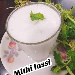 A picture of Meethi lassi.