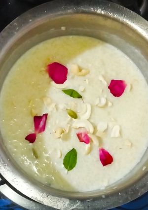 गुड वाली खीर (Gud wali kheer recipe in hindi) रेसिपी मुख्य फोटो