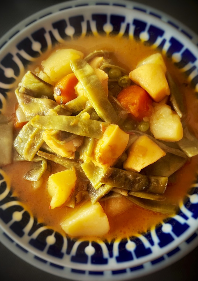 Una foto de Guiso de pota y verduras