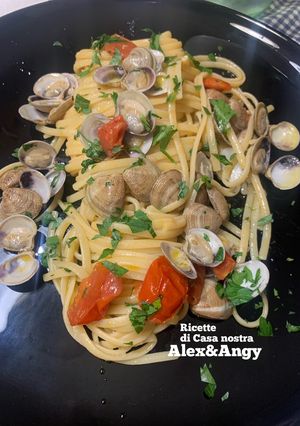 A picture of Linguine with Clams (Lupini).