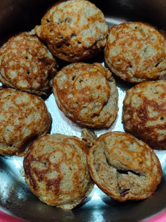 கம்பு சோள பணியாரம் (Kambu sola paniyaram recipe in tamil) செய்முறை முக்கிய புகைப்படம்