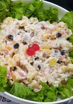 A picture of Fruit and nut salad.