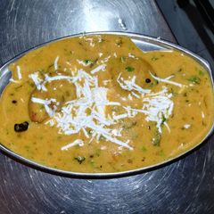 A picture of Punjabi curry Pakora.