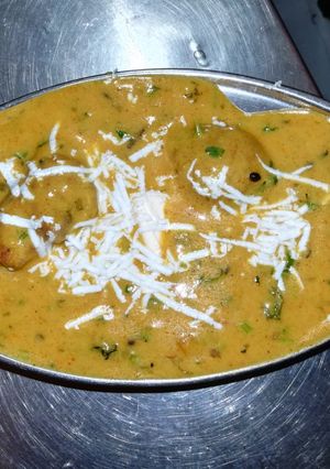 A picture of Punjabi curry Pakora.