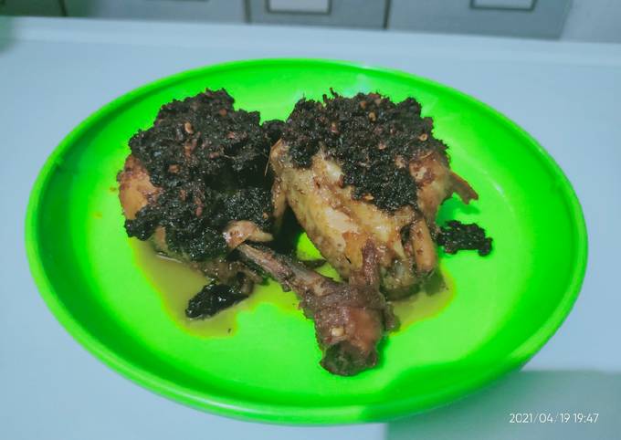 Ayam bumbu hitam madura