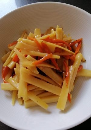 A picture of Burdock and Carrot.