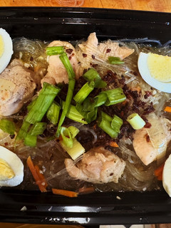 A picture of Sotanghon Soup.