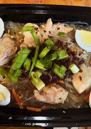 A picture of Sotanghon Soup.