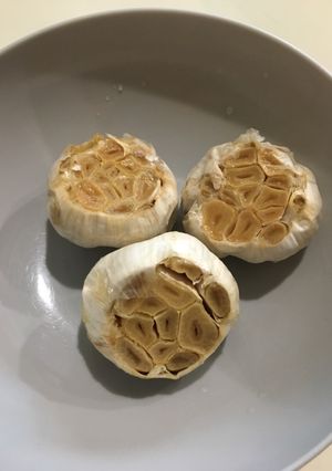 Una foto de Cabezas de Ajo asadas