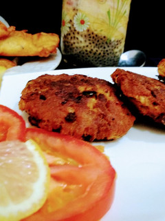 A picture of Chapli kabab.