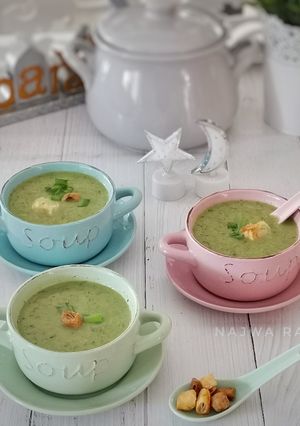 صورة لوصفة شوربة لِب الكوسى والكوسى مع البروكلي