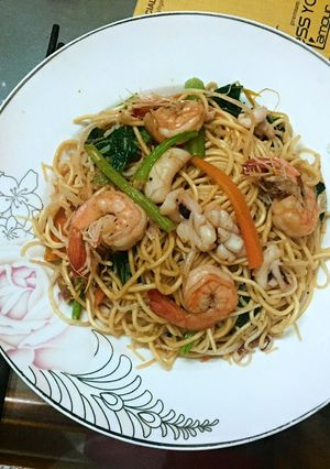 Hình của món Mì xào hải sản.