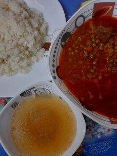 صورة لوصفة بسله بالجزر مع لحم وشوربة وأرز أبيض