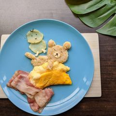 A picture of Souffle Omelette with Bacon Recipe [Chick wakes bear up!].