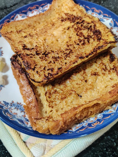 கோதுமை பிரட் ஃப்ரெஞ்ச் டோஸ்ட் (Gothumai Bread French toast Recipe in Tamil) செய்முறை முக்கிய புகைப்படம்