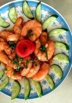 Hình của món Tôm rim ngọt mặn.