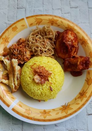 Foto resep Nasi kuning magiccom🍚