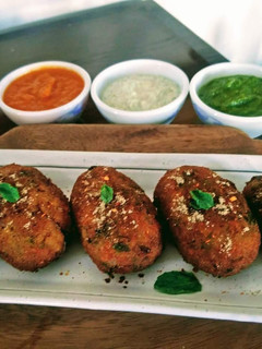 A picture of Mixed Vegetables Cutlets With Three Dips.