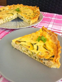 Una foto de Quiche de calabacín y atún