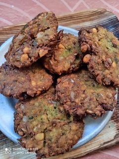 முருங்கைக்காய் வடை (Murunkaikaai vadai recipe in tamil) செய்முறை முக்கிய புகைப்படம்
