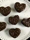 MINI HEART-SHAPED CHOCOLATE CAKE BITES