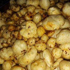 A picture of Peri peri makhana.
