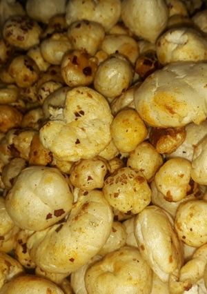 A picture of Peri peri makhana.