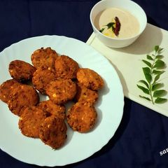 A picture of Parippu Vada.