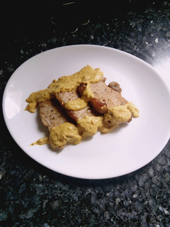 Una foto de Lomo de cerdo con salsa mostaza
