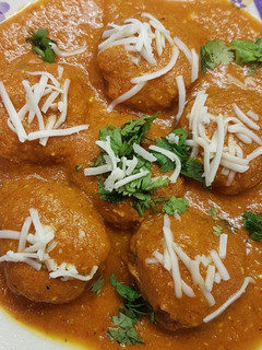ચીઝ પનીર કોફતા કરી (Cheese Paneer Kofta Curry) રેસીપી મુખ્ય ફોટો