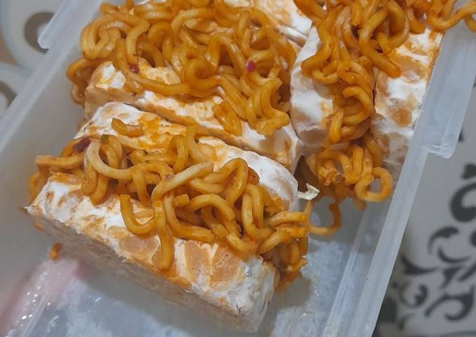 Resep Tempe Tepung Isi Mie Pedas Oleh Dapurnya Bunda Eshan Cookpad