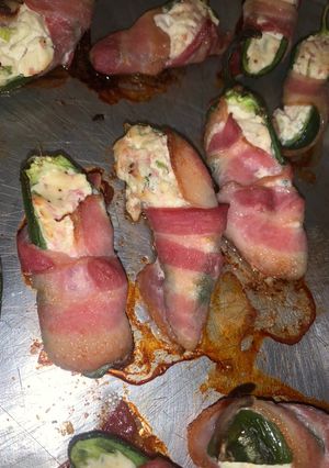 A picture of KETO Jalapeño poppers with cream cheese and bacon.