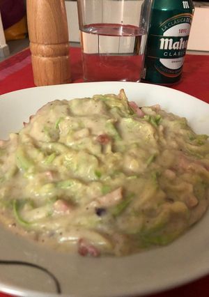 Una foto de Espaguetis de calabacín con bechamel de puerro