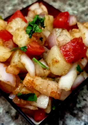 A picture of Khati methi Aloo (chat).