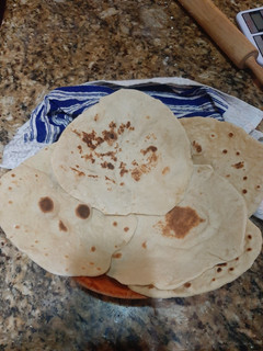 Una foto de Pan pita o Pan Árabe Casero